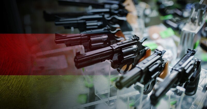 Deutschland zählt mehr als 9000 Straftaten mit Schusswaffen pro Jahr – stündlich eine. Kriminologen und Psychologen erforschen die offenbar wachsende Lust an Schusswaffen. – Bild: ZDF und Tobias Lenz. Deutschland zählt mehr als 9000 Straftaten mit Schusswaffen pro Jahr – stündlich eine. Kriminologen und Psychologen erforschen die offenbar wachsende Lust an Schusswaffen. – Bild: ZDF und Tobias Lenz.