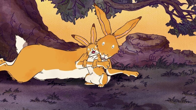 Der große braune Hase tröstet den kleinen Hasen und meint: Groß wird man von ganz allein und Mutigsein kann man lernen. – Bild: KiKA/​SLR Productions Australia Pty.Ltd./​Scrawl Studios Pte Ltd./​hr/​ARD