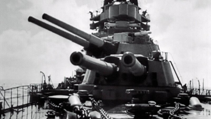 Frontartellerie der USS Texas – Bild: RTL