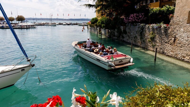Wassertaxi bei Sirmione – Bild: ZDF und Thilo Weimar./​Thilo Weimar