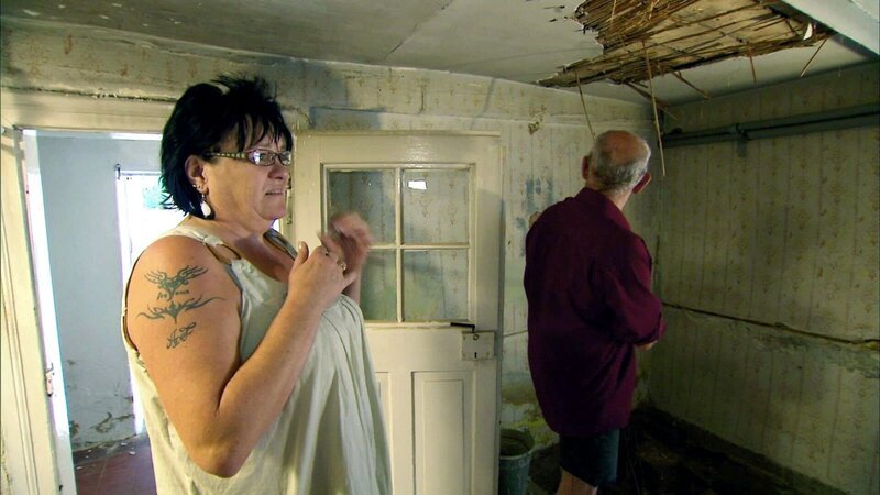 Der Zustand des Hauses von Anita und ihrer Familie ist ein Alptraum.Der Zustand des Hauses von Anita und ihrer Familie ist ein Alptraum. – Bild: RTL Zwei