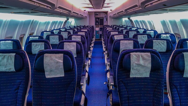 Neben den fünf Besatzungsmitgliedern befinden sich 142 Passagiere an Bord von JetBlue-Flug 1416. – Bild: N24 Doku