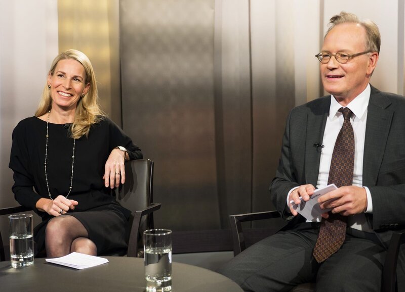 Die Moderatoren Katja Gentinetta und Eric Gujer – Bild: ZDF und SRF/​PTV/​Patrick Rosset