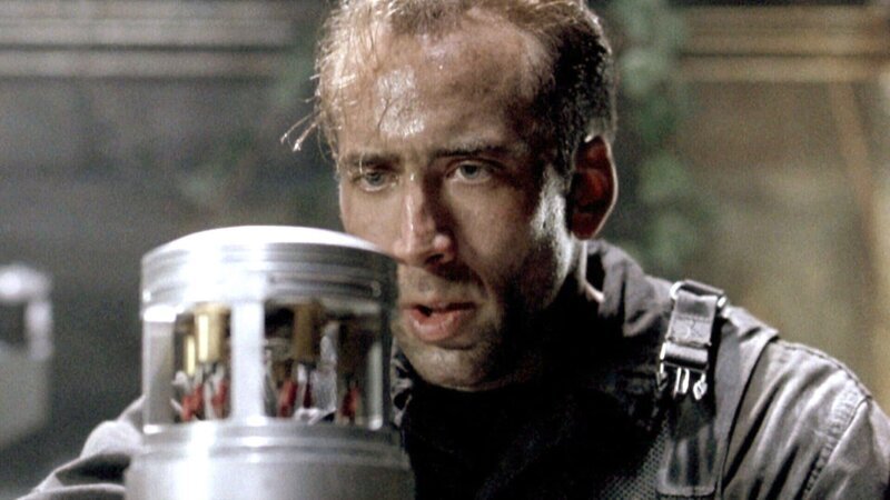 Stanley Goodspeed (Nicolas Cage), Bombenspezialist beim FBI, kann als einziger die drohende Katastrophe noch verhindern … – Bild: VOX Stanley Goodspeed (Nicolas Cage), Bombenspezialist beim FBI, kann als einziger die drohende Katastrophe noch verhindern … – Bild: VOX