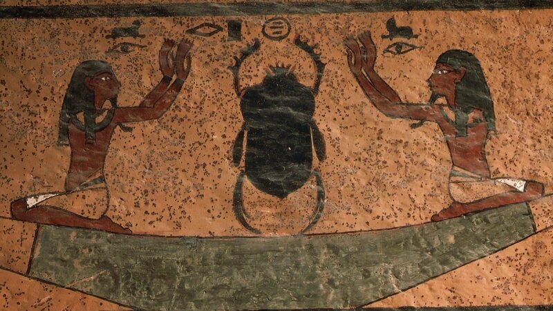 Die alten Ägypter beten Tier-Götter an, um die Naturgewalten zu kontrollieren. Ein „Pillendreher“ spielt dabei eine zentrale Rolle. – Bild: ZDF und © Simon Fanthorpe./​© Simon Fanthorpe