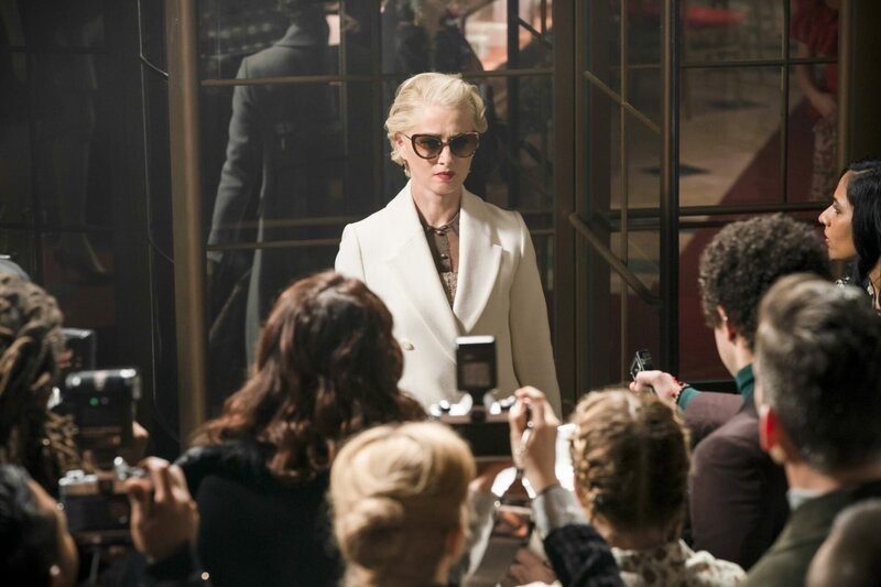 Gloria Grandbilt (Katherine LaNasa) – Bild: ORF/​PRO7/​Warner/​The CW