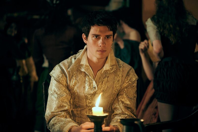 George Villiers (Nicholas Galitzine) – Bild: Rory Mulvey /​ Sky Studios