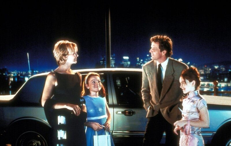 Die Familie ist wieder vereint! Hallie und Annie (Lindsay Lohan in einer Doppelrolle) mit ihren Eltern Nick (Dennis Quaid) und Natasha (Elizabeth James). – Bild: ORF Die Familie ist wieder vereint! Hallie und Annie (Lindsay Lohan in einer Doppelrolle) mit ihren Eltern Nick (Dennis Quaid) und Natasha (Elizabeth James). – Bild: ORF