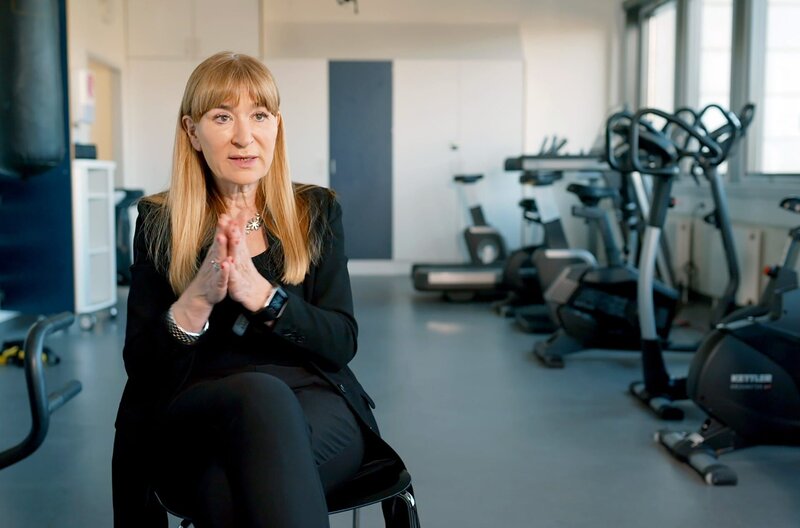 Die Bewegungskrise – Bild: Südkino Filmproduktion /​ Die Medizinerin Bente Klarlund Pedersen aus Kopenhagen forscht seit Jahren zur heilenden Kraft der Bewegung.