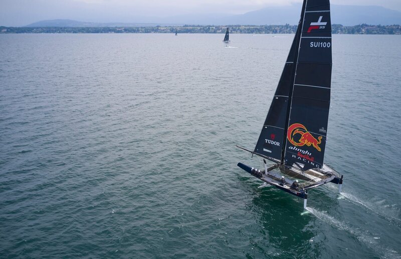 Alinghi Red Bull Racing tritt 2023 beim TF35 Geneva Cup in Genf, Schweiz, auf. – Bild: Loris von Siebenthal / TF35 Trophy / Alinghi Red Bull Racing / www.redbullmediahouse.com / Usage for editorial use only Alinghi Red Bull Racing tritt 2023 beim TF35 Geneva Cup in Genf, Schweiz, auf. – Bild: Loris von Siebenthal / TF35 Trophy / Alinghi Red Bull Racing / www.redbullmediahouse.com / Usage for editorial use only