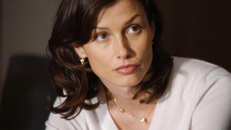 Yuris Frau Ava (Bridget Moynahan) beginnt, Yuris Reichtum zu hinterfragen. Sie stellt ihn vor die Entscheidung: Geschäft oder Liebe … – Bild: RTL / Lord of War Distribution LLC Yuris Frau Ava (Bridget Moynahan) beginnt, Yuris Reichtum zu hinterfragen. Sie stellt ihn vor die Entscheidung: Geschäft oder Liebe … – Bild: RTL / Lord of War Distribution LLC