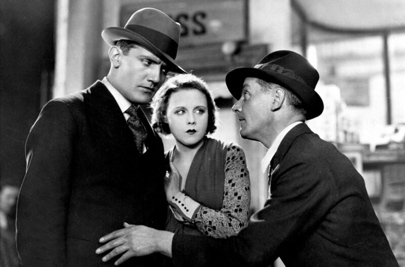 Blackmail - Erpressung – Bild: BFI-Park Circus /​ Frank (John Longden) und seine Verlobte Alice (Anny Ondra) werden vom zwielichtigen Tracy (Donald Calthrop, v.l.) erpresst.