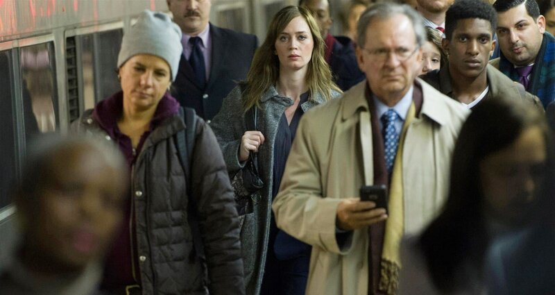 In der Mitte: Rachel (Emily Blunt) – Bild: Metropolitan FilmExport /​ MKNS