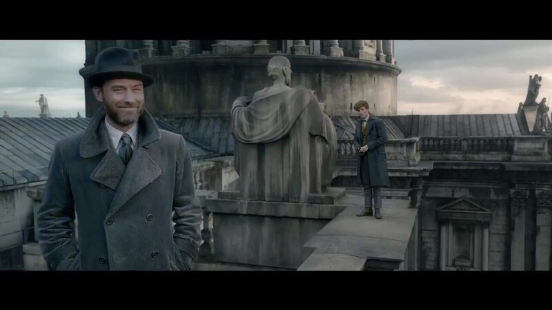 L-R: Albus Dumbledore (Jude Law) und Newt Scamander (Eddie Redmayne) – Bild: port.hu L-R: Albus Dumbledore (Jude Law) und Newt Scamander (Eddie Redmayne) – Bild: port.hu