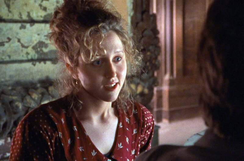 Vanya - 42. Straße – Bild: Malavida /​ Sonya (Brooke Smith), die Tochter des Professors aus erster Ehe, leidet unter ihrer unerwiderten Liebe zu dem idealistischen Arzt Michail.