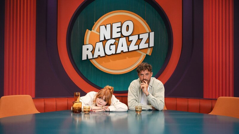 Das Warten hat ein Ende: Sophie Passmann und Tommi Schmitt freuen sich auf eine neue Runde „Neo Ragazzi“ – Bild: ZDF und ben knabe./​ben knabe