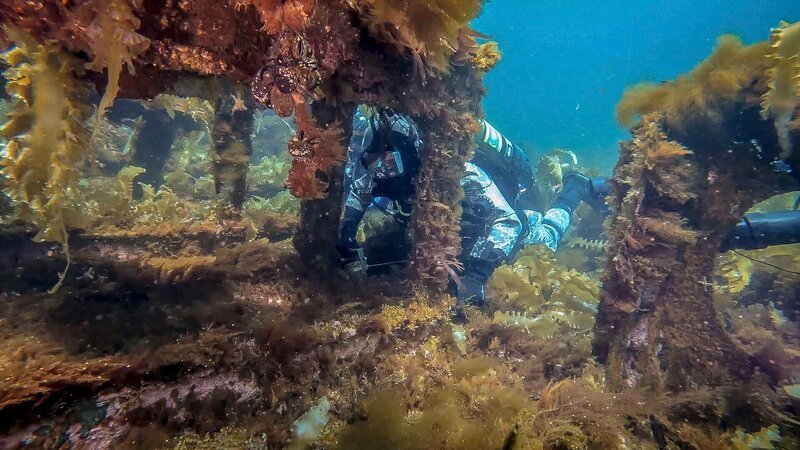 Ghost Ships – Tony Sampson auf Tauchgang Staffel1 EP Das Geisterschiff von Northumberland – Bild: THE HISTORY CHANNEL