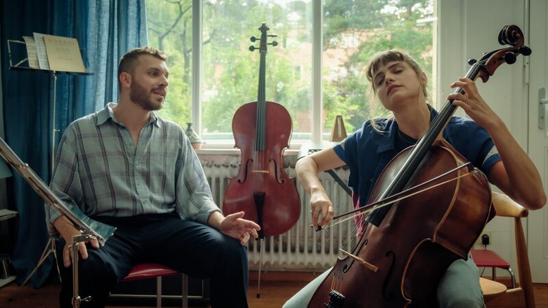 Helene (Mala Emde), Oskar (Edin Hasanovic) – Bild: Conny Klein /​ goodfriends Filmproduktions GmbH