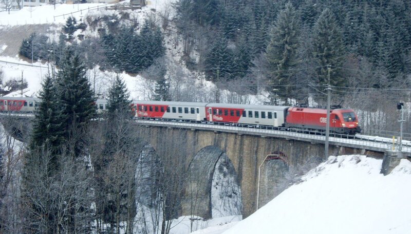Auf der Arlbergbahn. – Bild: SWR/​Alexander Schweitzer