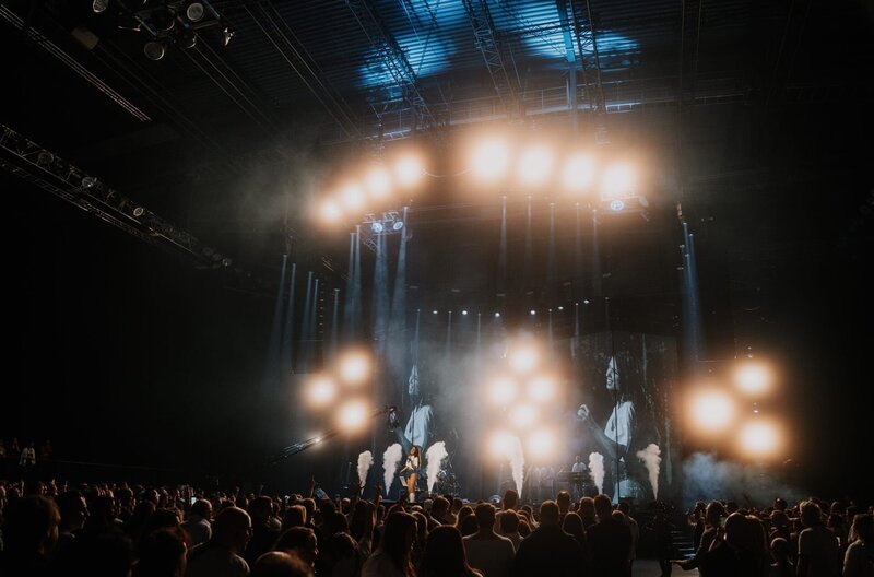 Vanessa Mai beim Konzert in Stuttgart. – Bild: SWR/​Andreas Ferber