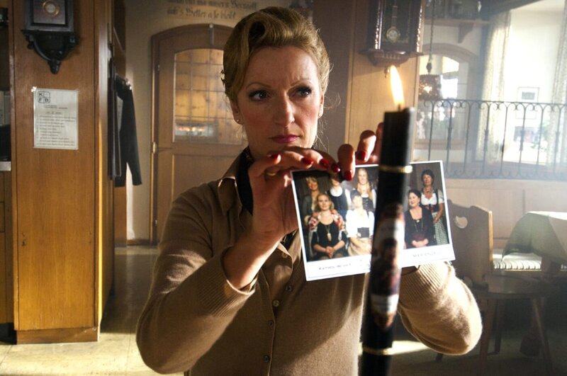 Eine ganz heiße Nummer – Bild: UNIVERSUM /​ 5.1. Kino- und Home-Entertainment-Presse: Der Nutzer ist zur Nutzung des Materials nur im Rahmen deutsch-sprachiger redaktioneller Presseberichterstattung (z.B. Filmankündigungen, Filmkritiken o.ä.) in deutschen  …