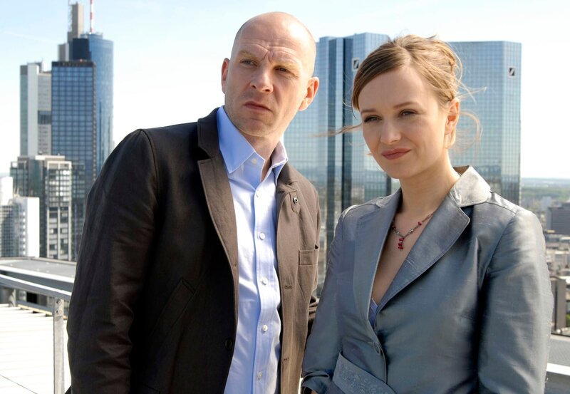 ARD DER MANN AN IHRER SEITE, Deutschland 2008, Regie Matthias Tiefenbacher, am Freitag (11.05.12) um 00:20 Uhr im Ersten. Ein gutes Team: Eva (Stefanie Stappenbeck) und ihr Geschäftspartner Ralph (Götz Schubert). – Bild: ARD Degeto/Jacqueline Krause-Bur ARD DER MANN AN IHRER SEITE, Deutschland 2008, Regie Matthias Tiefenbacher, am Freitag (11.05.12) um 00:20 Uhr im Ersten. Ein gutes Team: Eva (Stefanie Stappenbeck) und ihr Geschäftspartner Ralph (Götz Schubert). – Bild: ARD Degeto/Jacqueline Krause-Bur