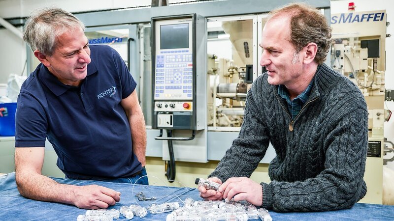 Die Erfindung von Ben Kibel und Pete Kibel zur Vermeidung von Vogelbeifang beim Langleinenfischen – eine Kapsel für Köderhaken zum Schutz von Seevögeln – Bild: ZDF und European Patent Office