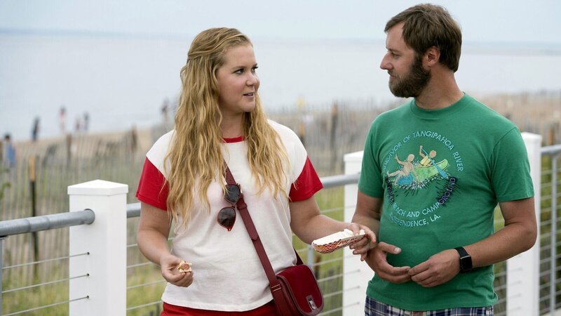 Dank ihrem neuen Selbstvertrauen lernt Renee (Amy Schumer) einen charmanten Mann (Rory Scovel) kennen. – Bild: RTL Zwei Dank ihrem neuen Selbstvertrauen lernt Renee (Amy Schumer) einen charmanten Mann (Rory Scovel) kennen. – Bild: RTL Zwei