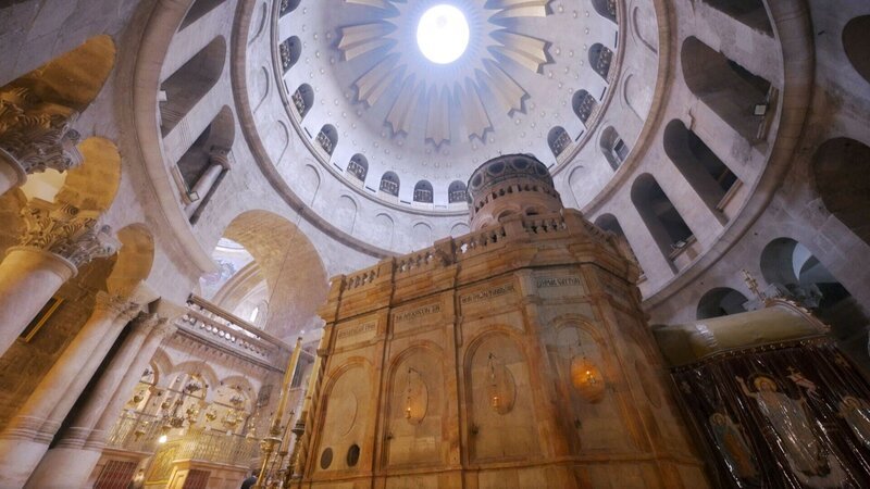 Im Inneren der Grabeskirche in Jerusalem – Bild: zdf /​ © THE HISTORY CHANNEL /​ ZDF