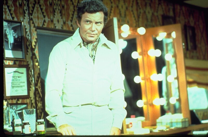Ward Fowler (William Shatner) – Bild: 1976 Universal City Studios LLLP. All Rights Reserved. Lizenzbild frei