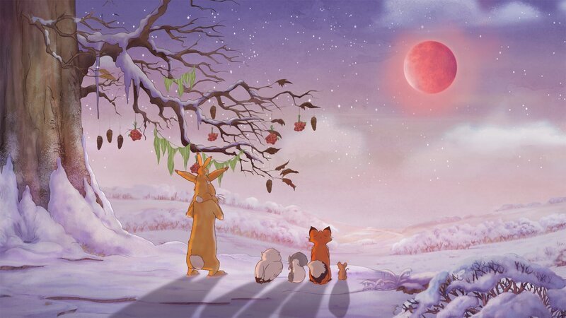 Der kleine Hase, die kleine Feldmaus, das kleine Grauhörnchen, die kleine Rotfüchsin und die kleine Weißeule sehen zusammen mit dem großen Hasen unter der festlich geschmückten Eiche zu, wie der Mond aufgeht. – Bild: KiKA/​SLR Productions Australia Pty.Ltd./​Scrawl Studios Pte Ltd./​hr/​ARD