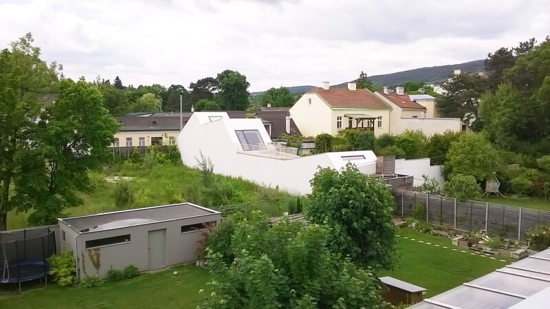 CJ_5 ist schon von außen ein Hingucker – Bild: Hertha Hurnaus