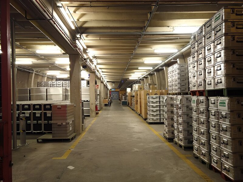 IT-Depot im Materiallager Mechernich +++ Die Verwendung des sendungsbezogenen Materials ist nur mit dem Hinweis und Verlinkung auf RTL+ gestattet. +++ – Bild: RTL /​ Guido Schmidtke