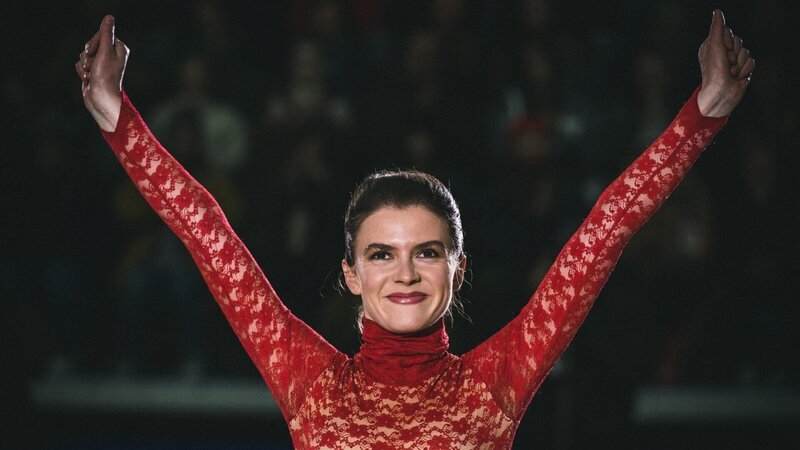 Kati Witt (Lavinia Nowak) sichert sich in Kopenhagen das Ticket für die Olympiade. – Bild: ZDF und Stanislav Honzík./Stanislav Honzík Kati Witt (Lavinia Nowak) sichert sich in Kopenhagen das Ticket für die Olympiade. – Bild: ZDF und Stanislav Honzík./Stanislav Honzík