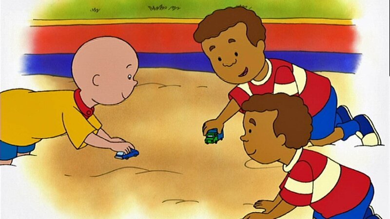 Caillou liebt es, mit seinen Freunden in der Sandkiste zu spielen. – Bild: SUPER RTL