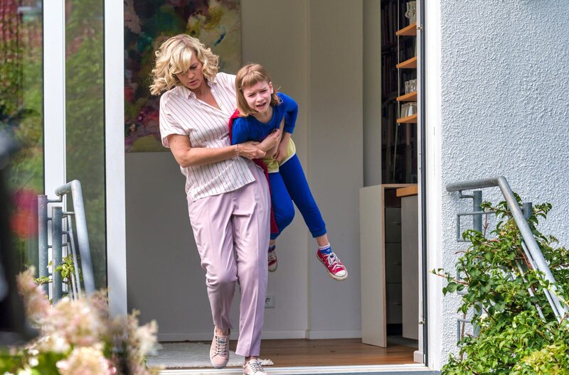 Oskar, das Schlitzohr und Fanny Supergirl – Bild: ARD Degeto/​Knut Koops