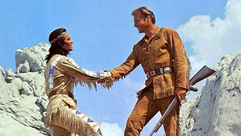 Winnetou (Pierre Brice, l.) und Old Shatterhand (Lex Barker, r.) ahnen noch nicht, dass dies ihr letztes gemeinsames Abenteuer sein wird. – Bild: ZDF und Tobis Film./Tobis Film Winnetou (Pierre Brice, l.) und Old Shatterhand (Lex Barker, r.) ahnen noch nicht, dass dies ihr letztes gemeinsames Abenteuer sein wird. – Bild: ZDF und Tobis Film./Tobis Film