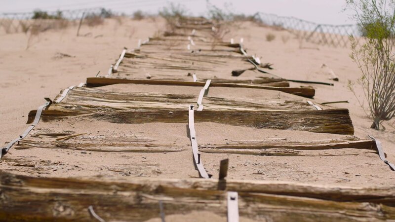 Konnte diese Straße nur aus Holz in der Wüste Arizonas überhaupt nutzbar sein oder war ihr Bau letztlich reine Zeitverschwendung? – Bild: © WeltN24 /​ TCB Media