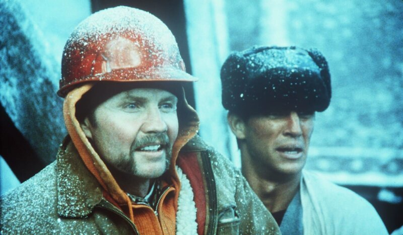 L-R: Manny (Jon Voight), Buck (Eric Roberts) – Bild: PREMIERE