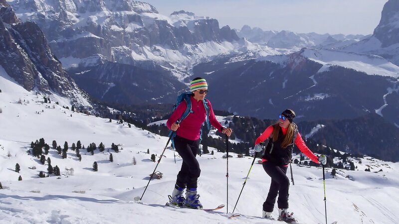 Skirennläuferinnen – Bild: Bergblick