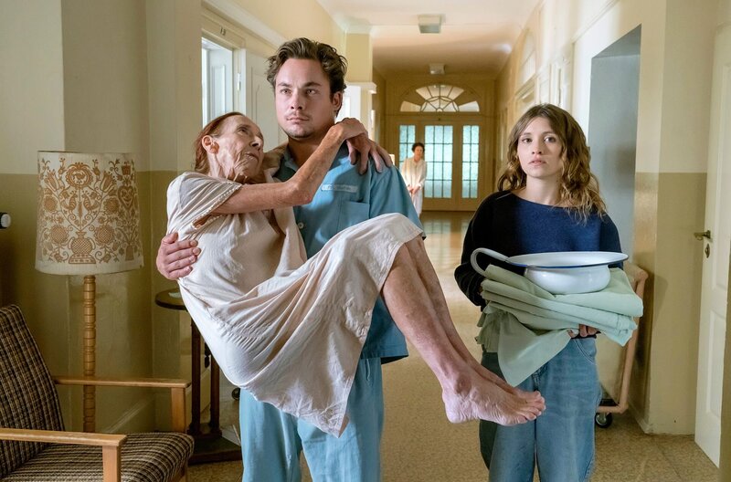 Die unheimliche Leichtigkeit der Revolution – Bild: ZDF und MDR/​UFA Fiction/​Steffen Junghans.