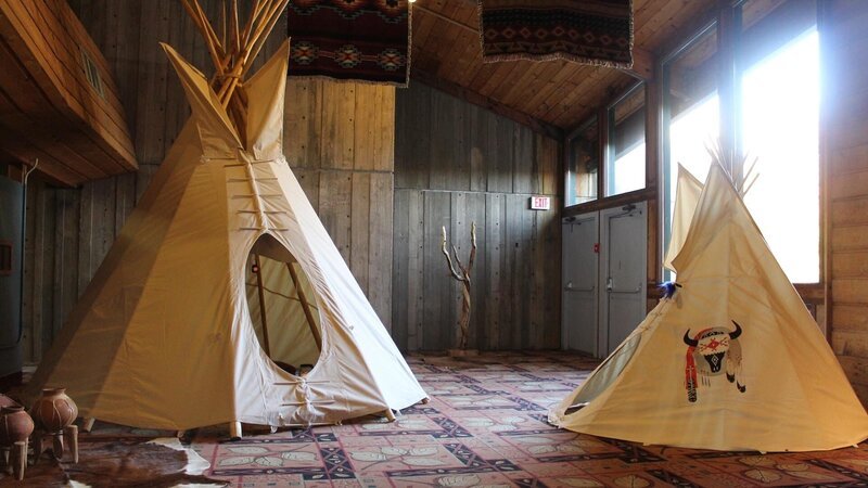 2nd Floor Room after renovation, as seen on Travel Channel’s Hotel Impossible. – Bild: 2013, The Travel Channel, L.L.C. All rights Reserved.
