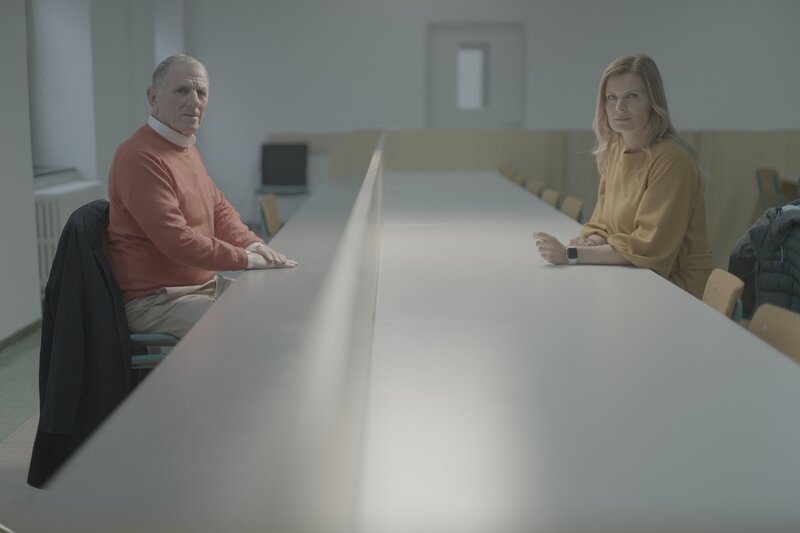 Peter Hochegger (l.); Jenny Laimer (r.) – Bild: © holyscreen-media
