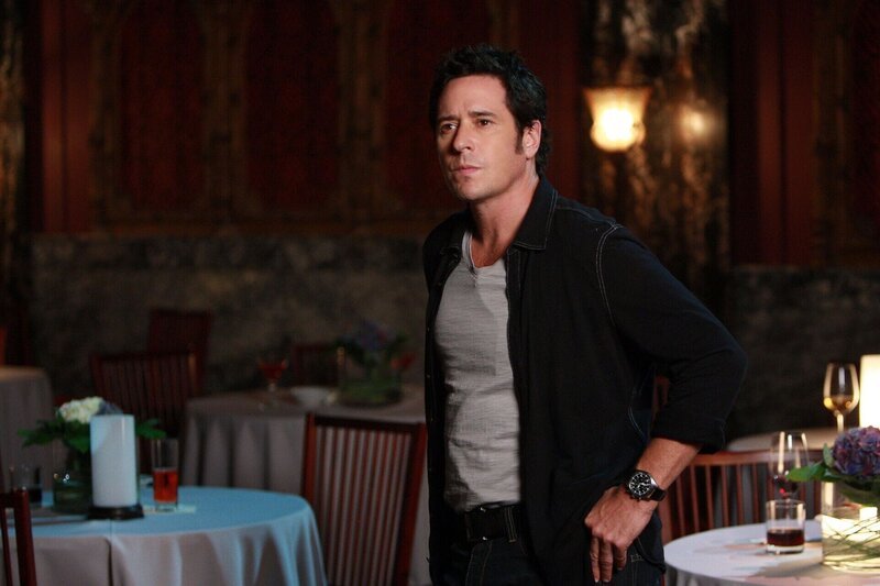 Don (Rob Morrow) und sein Team steht vor einem Rätsel: Ein Zauberkünstlerin verschwindet auf offener Bühne … – Bild: Paramount Network Television Lizenzbild frei