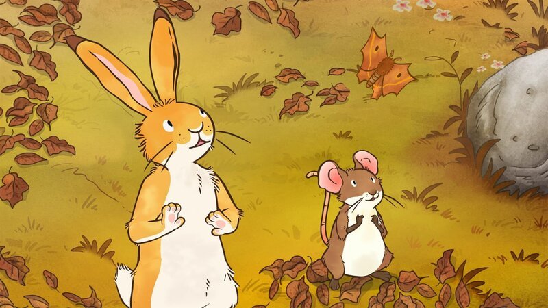 Der kleine Hase und die kleine Feldmaus haben einen Falter entdeckt, der auf einmal wie ein Herbstblatt aussieht. – Bild: KiKA/​SLR Productions Australia Pty.Ltd./​Scrawl Studios Pte Ltd./​hr/​ARD
