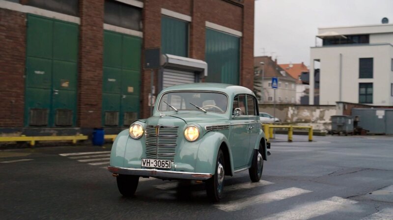  Alter Opel Kadett aus der Opel Classic Garage auf dem Werksgelände. – Bild: HR /​ HR/​Pressestelle