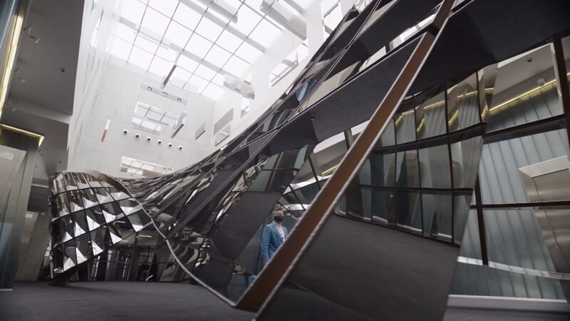 Schatzkammern der Superreichen: In Zollfreilagern wie Le Freeport in Singapur können Kunstwerke und andere Luxusgüter diskret aufbewahrt werden. – Bild: ZDF und Vice Media./​Vice Media