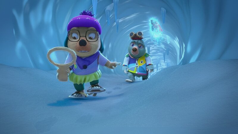 Tief in den Gängen der unterirdischen Eishöhlen suchen Moley und Dotty nach Spuren des ungeheuerlichen Maulwurf-Yeti. – Bild: ZDF/​Two Daughters Entertainment Ltd