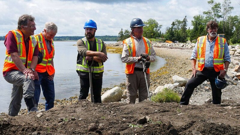 L – R: Marty Lagina, Craig Tester, Jack Begley, Gary Drayton, Rick Lagina – Bild: THE HISTORY CHANNEL /​ A+E Networks
