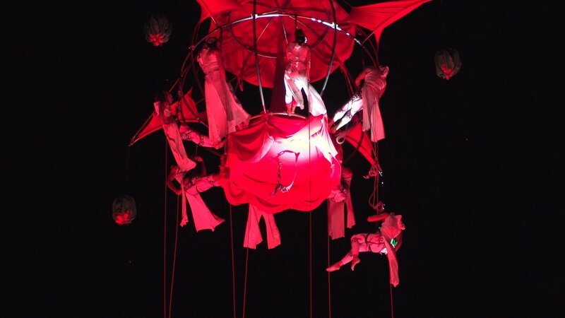 Geschichten am Lagerfeuer waren gestern: Der Campingplatz Marina di Venezia bietet seinen Gästen ein umfangreiches Unterhaltungsprogramm aus Show und Animation. – Bild: N24 Doku